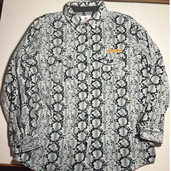 Simply‎ Southern XL Fleece Jacket Shacket Black Gray Snake Skin Button Shirt EUC - Picture 2 of 8
